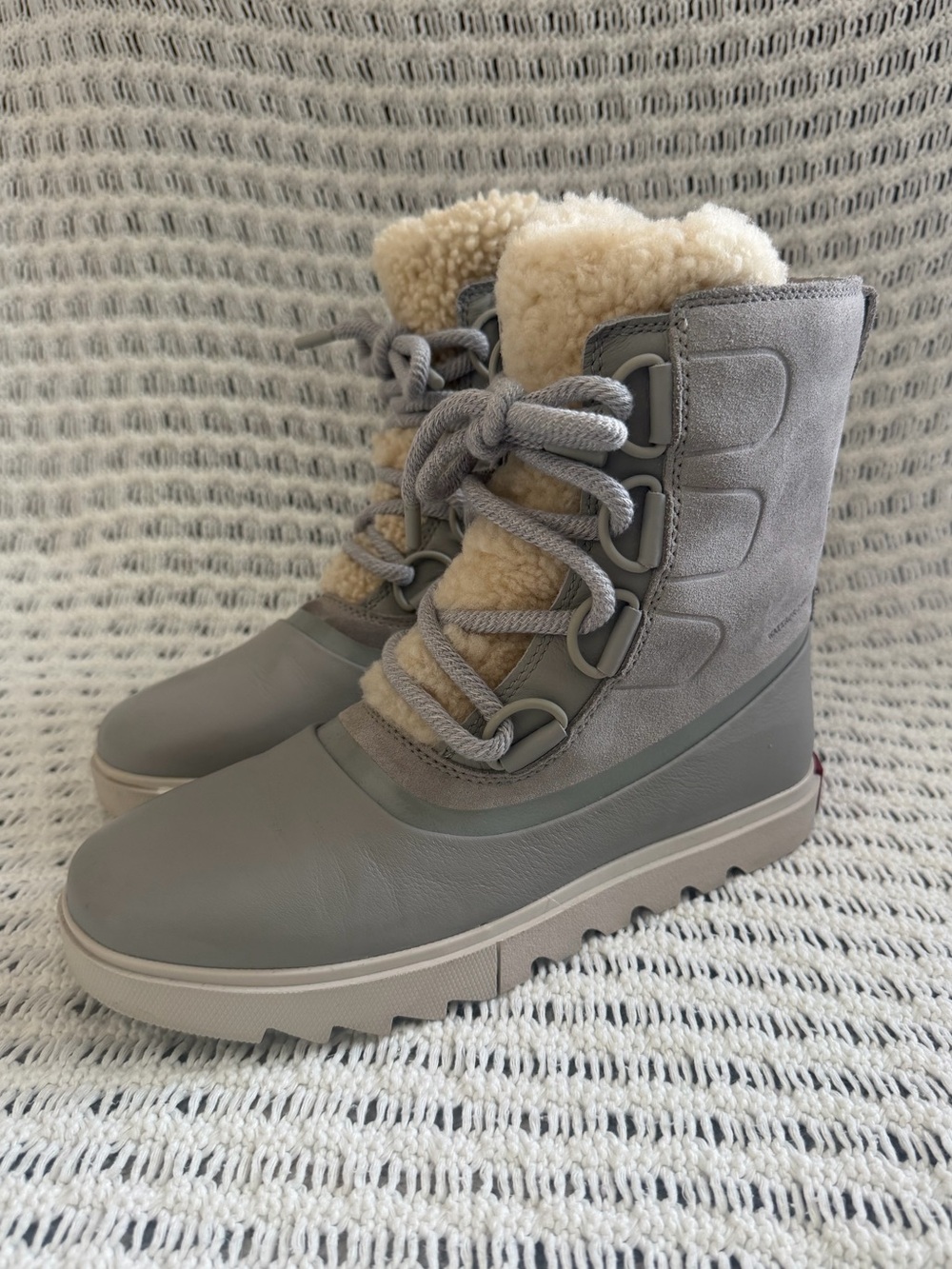 Sorel Joan Of Arctic Next Lite Outdoor Winter Boots Gray Ivory Shearling 8 EUC